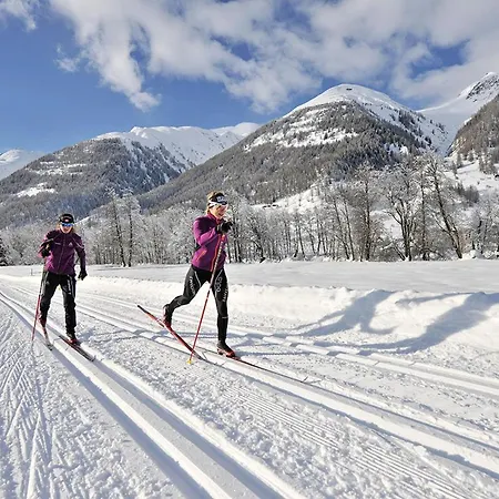 アパート Appartmenthaus Bergfreund フィエッシュ
