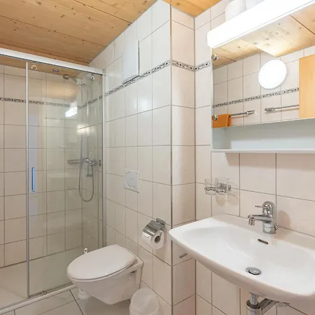 アパート Appartmenthaus Bergfreund フィエッシュ